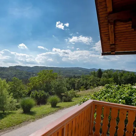 Feriehus Vineyard Pod Piramido Dobrnic