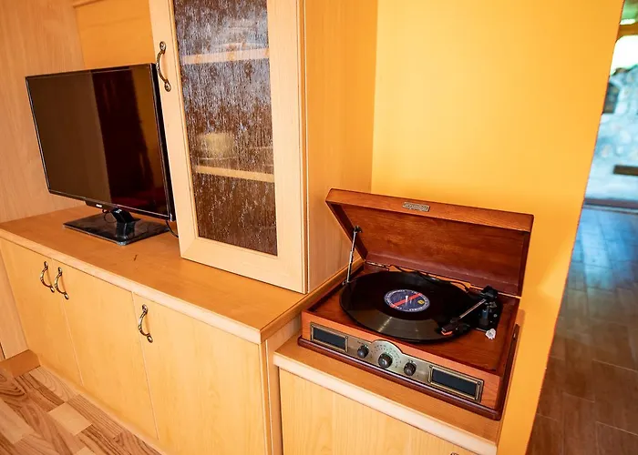 Vineyard Pod Piramido Дом отдыха Dobrnic